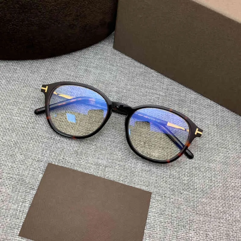 2024 Designer de luxo Off Designer de luxo Novos óculos de sol masculinos e femininos da versão da moda Hot pode ser equipado com moldura de espetáculo simples da Myopia Anti Blue Light