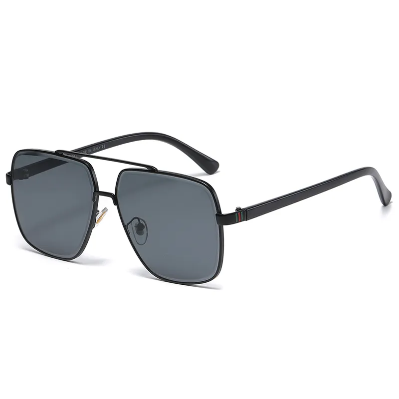 Lyxdesigner solglasögon män fyrkantiga metallglasögon ram design show typ cool sommar ovala solglasögon för kvinnor herr mode acc258f