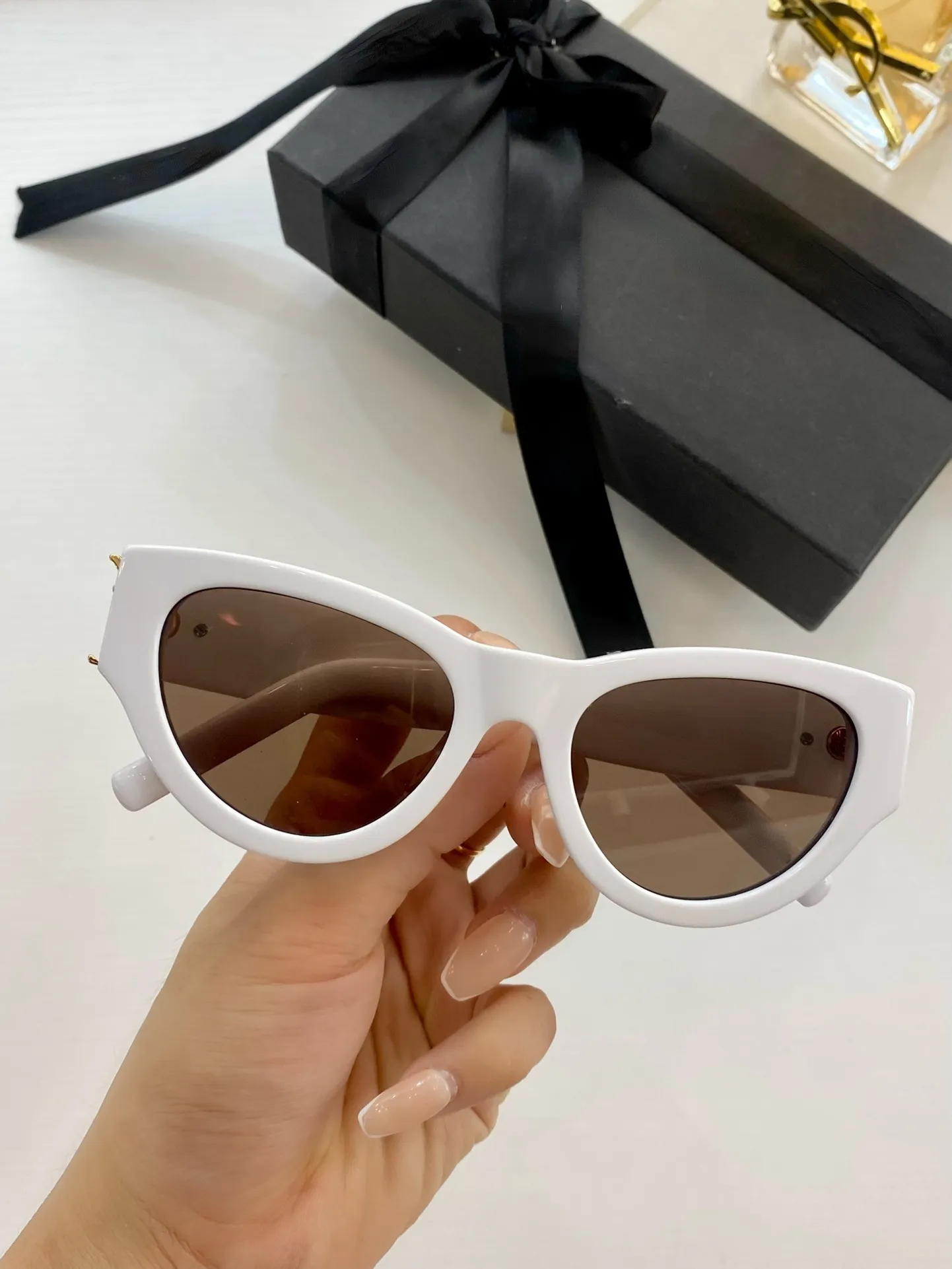 Luxus Designer Sonnenbrille Mode Klassische Cat Eye Sonnenbrille Brille Outdoor Strand Brille Männer Frauen 6 Farben Optional Mit Fall 2342