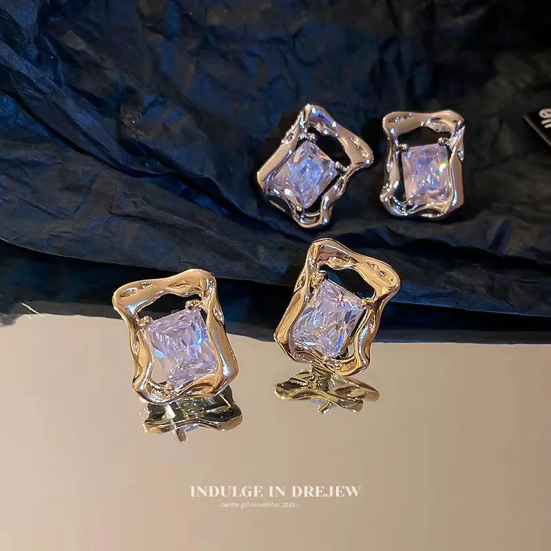 女性のためのデザイナーイヤリングuxury uxury earringsデザイナージュエリージュエリーダイヤモンドチェーンクローバースクリューLuxe Crystal女性Coup284y