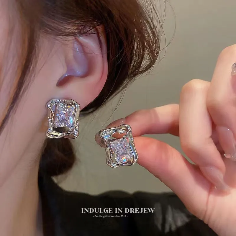 女性のためのデザイナーイヤリングuxury uxury earringsデザイナージュエリージュエリーダイヤモンドチェーンクローバースクリューLuxe Crystal女性Coup284y