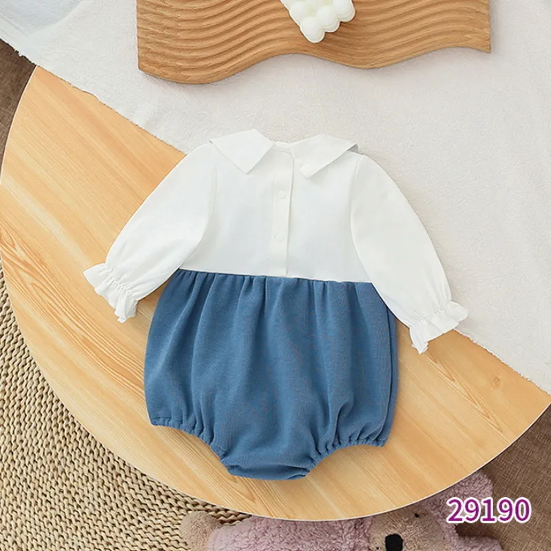 Spring Family Dopasowanie siostrzane ubrania długie rękawy Białe niebieskie patchwork Bodysuit Princess Baby Dress Fits E9190 220426