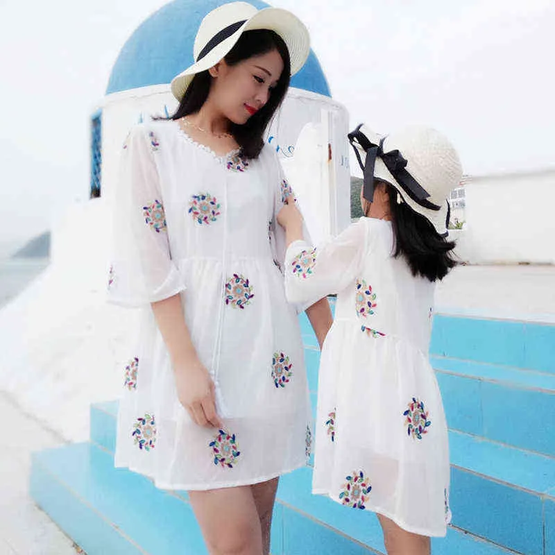 Summer Family Matching Outfits Mother Daughter Dress Fashion Clothing Girl Dresses Mom Daughter Chiffon Beach Dress Cute Clothes