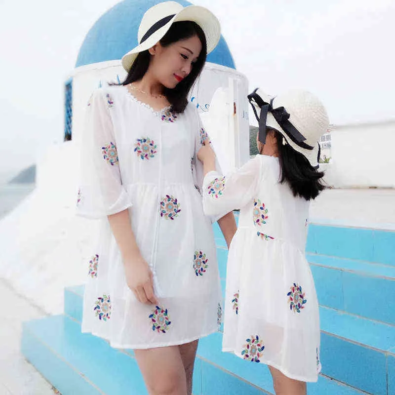 Yaz Ailesi Eşleşen Kıyafetler Anne Kızı Elbise Moda Giyim Kız Elbiseler Anne Kızı Şifon Plaj Elbise Sevimli Giysiler