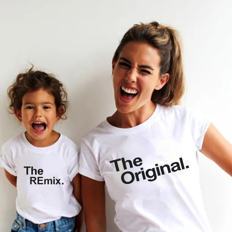 De originele Remix Family Matching Outfits Daddy Mom Kids T-shirt Baby Bodysuit Family Look Father Son Desse Vaderdag Gift 220803