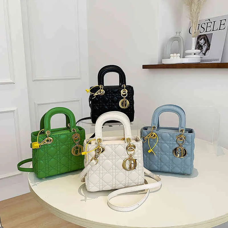 Women's Fashion Personality Trend Brand Bag Wholesale Lingge Embroidered Thread Small Female 2022 New One Shoulder Msenger Foreign Style Portable Square of Wal