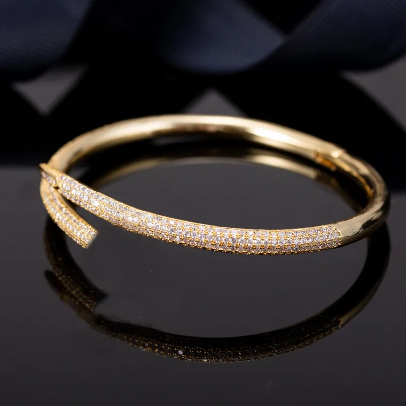 Bracciale di moda uomo Bracciale unghie con diamanti pieni di lusso donna i in acciaio inossidabile Classico designer di gioielli di marca Gift248S