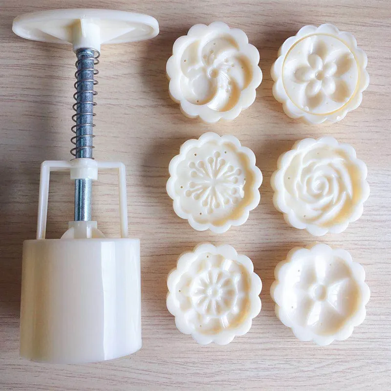 set Flower Shaped Mooncake Mold 50g DIY Hand Pressure Fondant Moon Cake Mould Plastic Press Cookie Cutter Baking Tool 220815