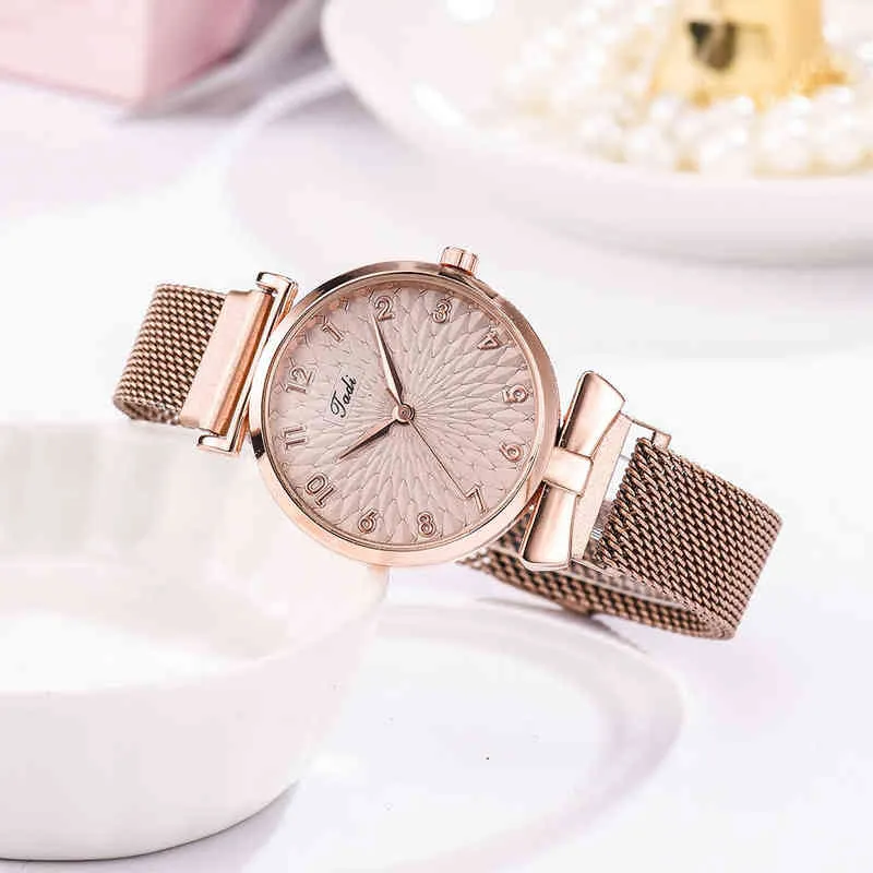 Luxury Women's Es Set Elegant Female Arms Magnetic Mesh Band Rose Woman Armband Montre Femme Reloj Mujer Y220707