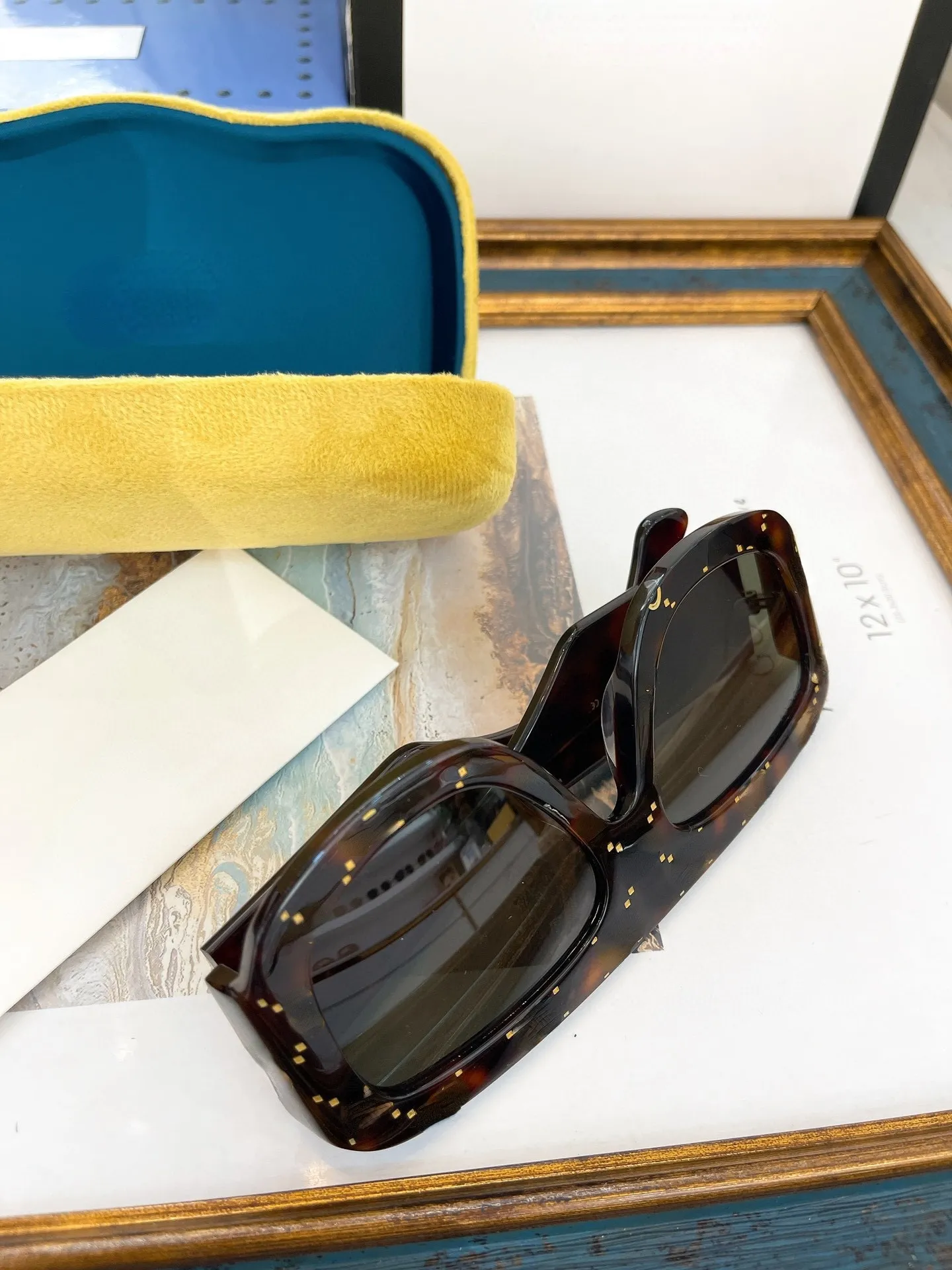 نظارات 2022 New G Family Letter Printing Sunglasses Star مع نفس النمط الشمسي للنساء 0980s