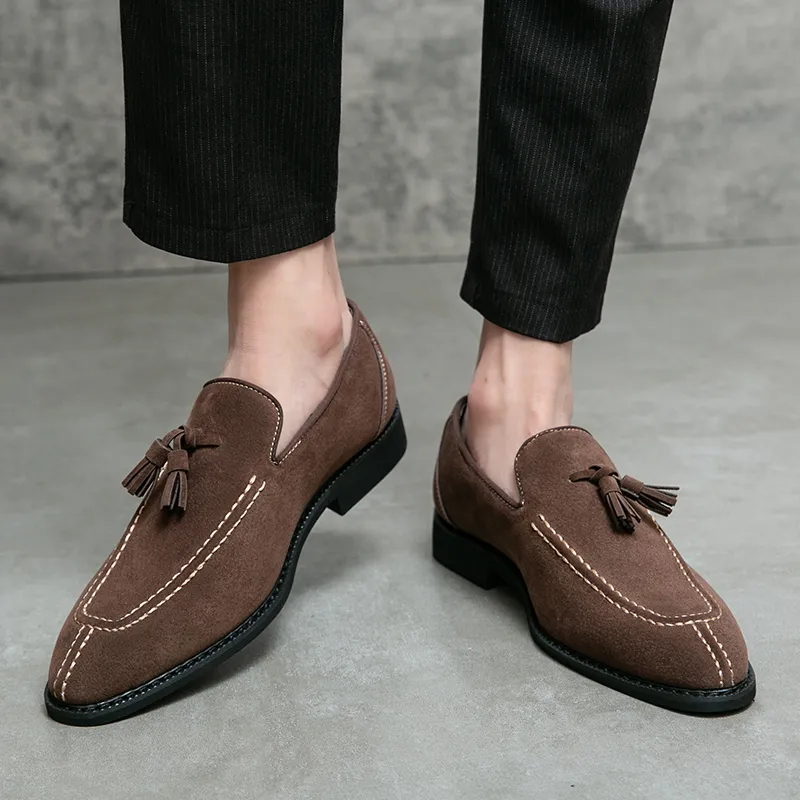 Loafers män skor faux mocka fast färg casual mode tofs dag professionell bankett enkel klassisk ungdom en pedal ärtor skor dh888