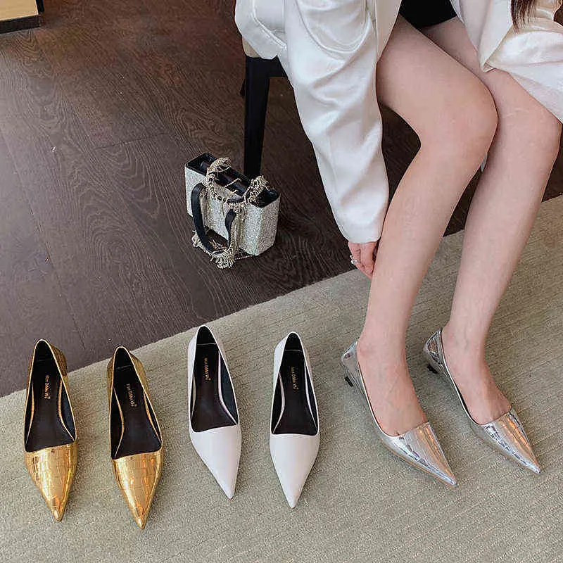 2022 Spring vrouwen bling goud zilveren kitten hakken witte lage hakken pumps scarpins luxe ontwerper puntige teen feestjurk schoenen g220516