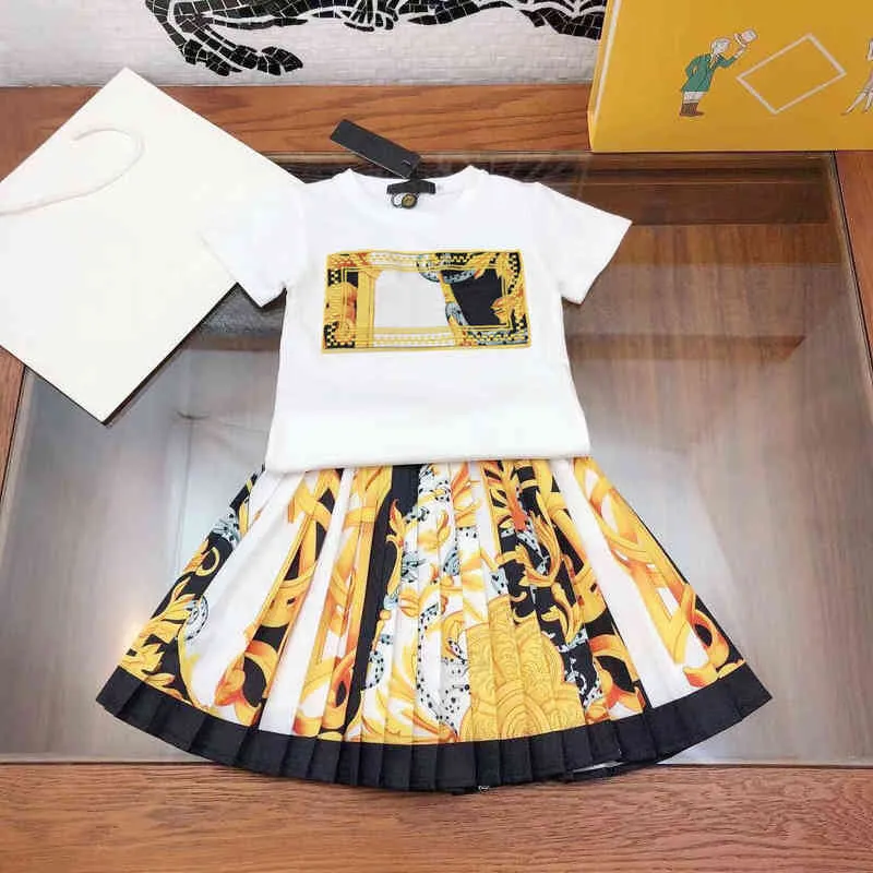 Designer Abbigliamento bambini Girls Set Summer Manica Corta T-Shirt Bambini Bohemian Top + Gonna pieghettata Outfit Baby Brand Vestito AA220316