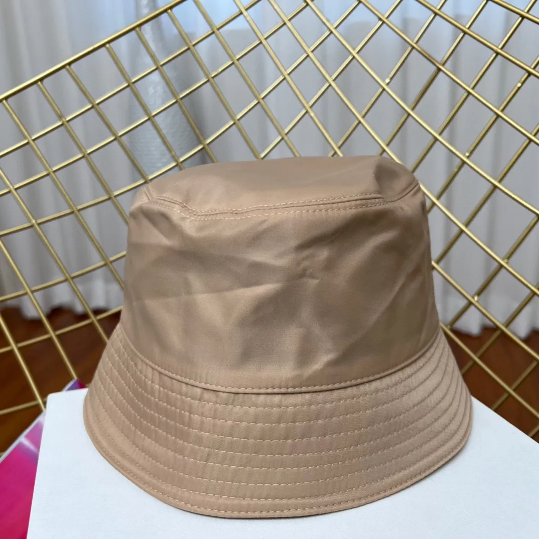 Marke Eimer Hüte Männer Frauen Designer Sonnenhut mit Buchstaben Dreieck Sunbonnet Black Beach Casquette Reisen Sunhats309e