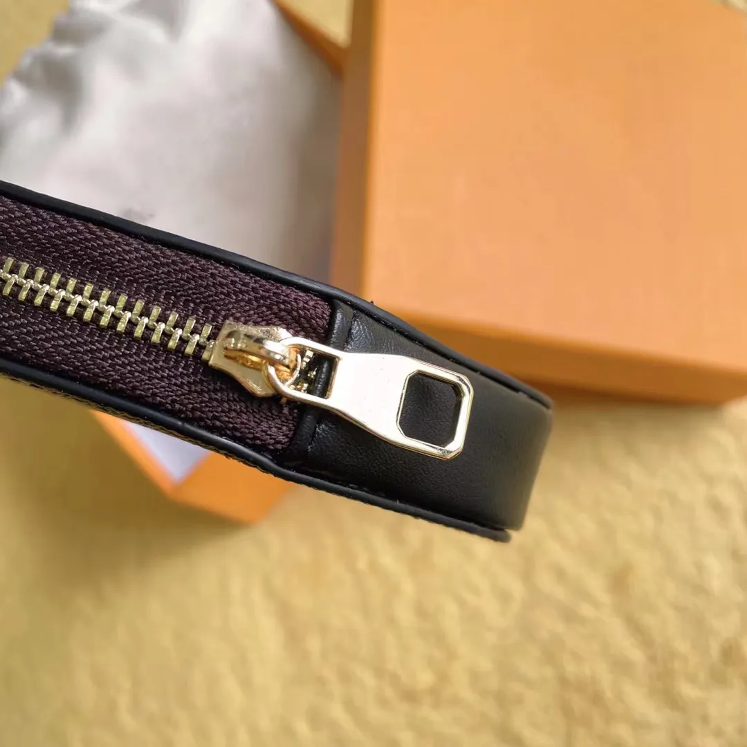 Designer Fashion Key Buckle Bag Car Keychain Handmade Leather Keychains Man Woman Purse Bags Pendant Accessories2331