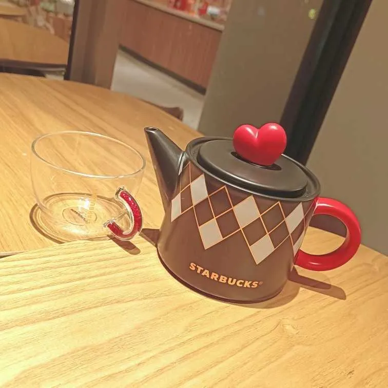 Starbucks cup 2022 Valentine's Day gift love meet chess player checkerboard pattern King Queen men's and women's tea cup pot group