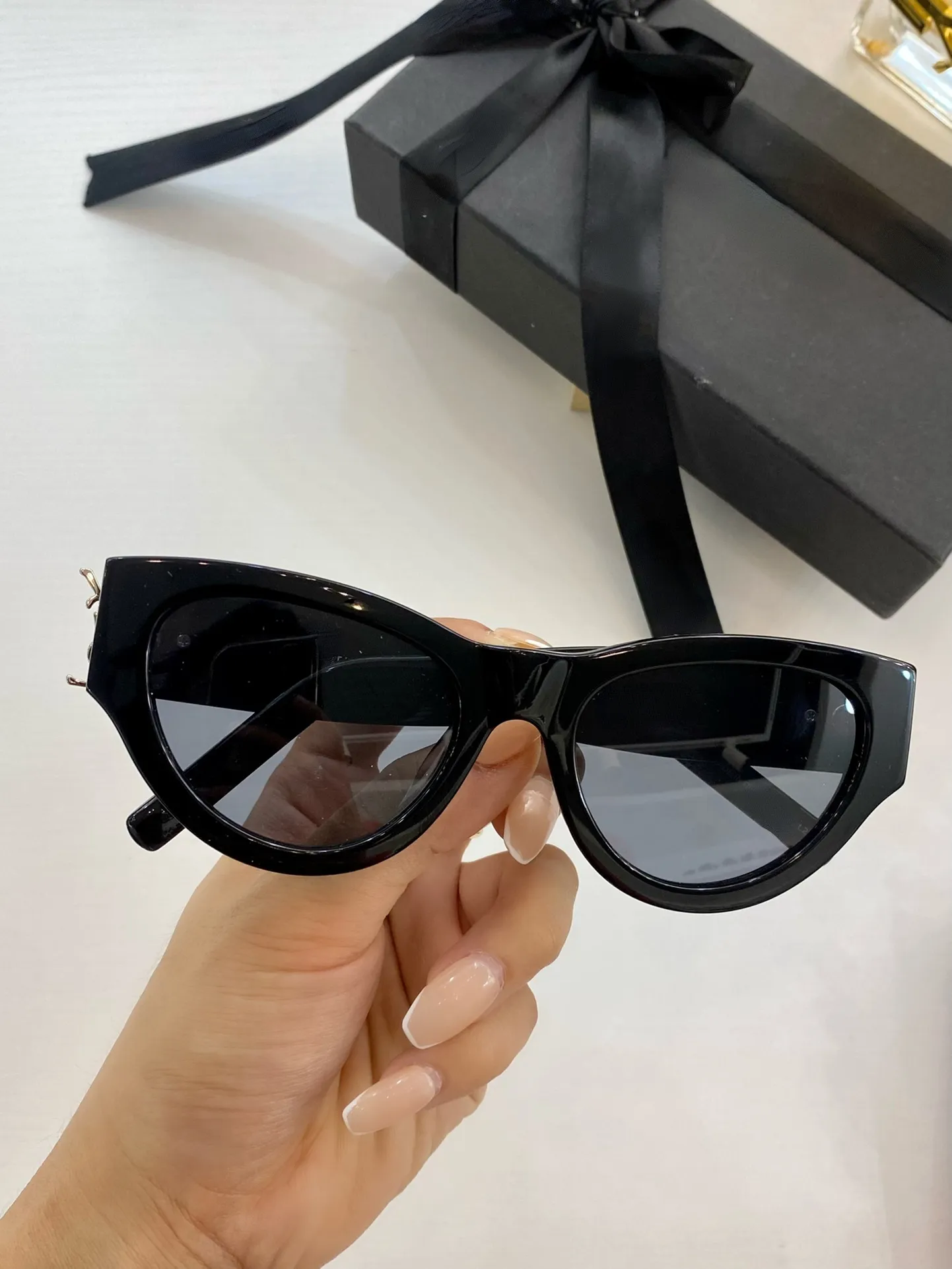Luxus Designer Sonnenbrille Mode Klassische Cat Eye Sonnenbrille Brille Outdoor Strand Brille Männer Frauen 6 Farben Optional Mit Fall 284b