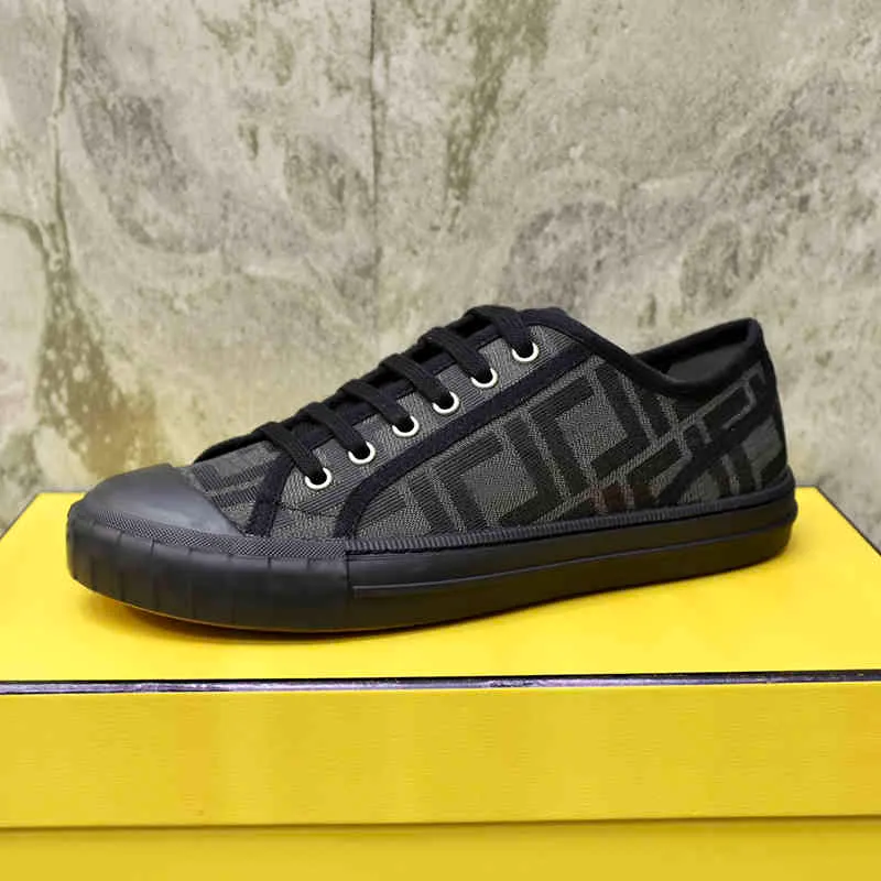حذاء الفساتين المتسكعون الرجال يرتدي حذاء حذاء الحذاء أعلى جودة كلاسيكية أحذية غير رسمية مصمم صندل براءة اختراع سوداء سوداء 220707