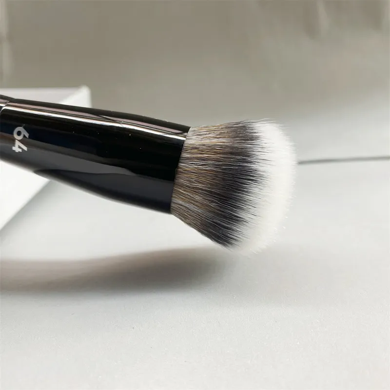 Pinceau de maquillage pour fond de teint Pro Diffuser # 64 - Noir Double-Fiber Stippling Foundation Cream Beauty Cosmetics Blender Tool 220616