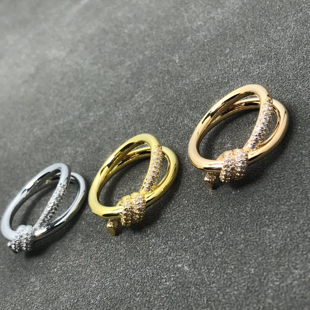 Projektantki Pierścień Kobiety moda Wysokiej jakości Nutked Titanium Steel Golde Rose Gold Silver Silver Prezenty Prezenty Biżuterii 261K