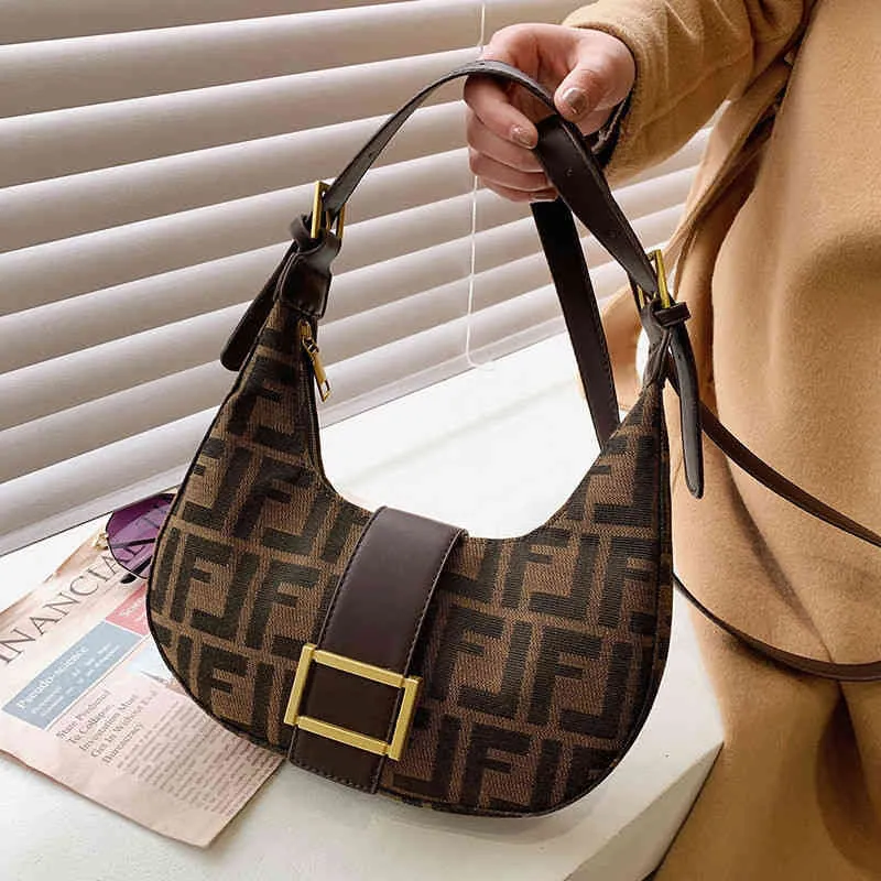 공장 직접 판매 겨울 새로운 패션 여성의 다목적 프랑스 소수 민족 외국 스타일 One Shoulder Bag 인기있는 질감 디자이너
