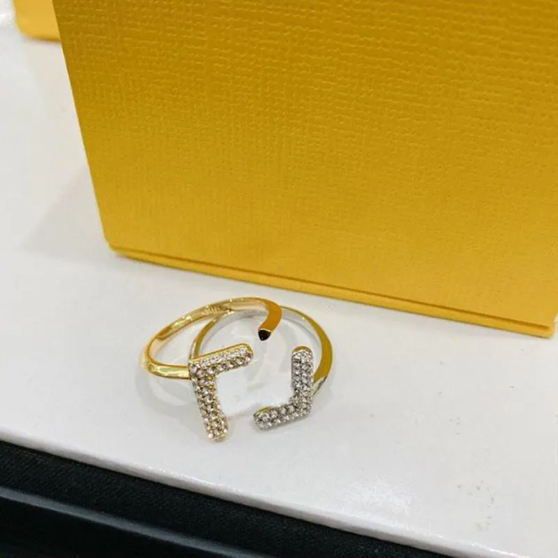 Верхние женщины роскошь дизайнерские кольца Diamond F Ring Engagements для женских дизайнеров кольца дизайнеры кольца ювелирные изделия мужские золотые кольцо оптом G2204251Z