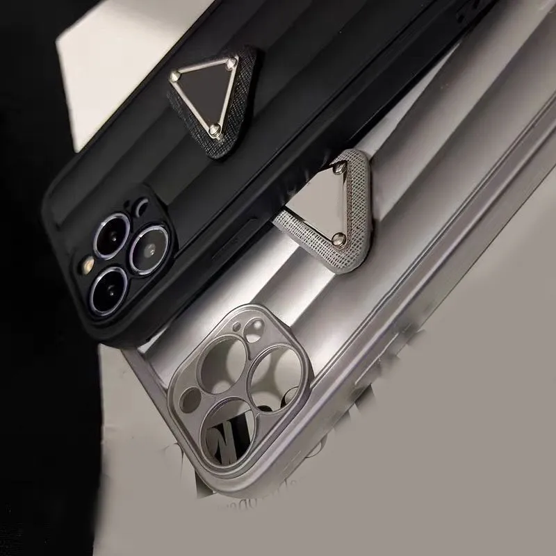 Designer Luxury Phone Cases for iPhone 13 Pro Max 12 11 Promax X XS XR XSMAX 7 8 7P stötsäkert lädertriangelfodral med kedjestrap