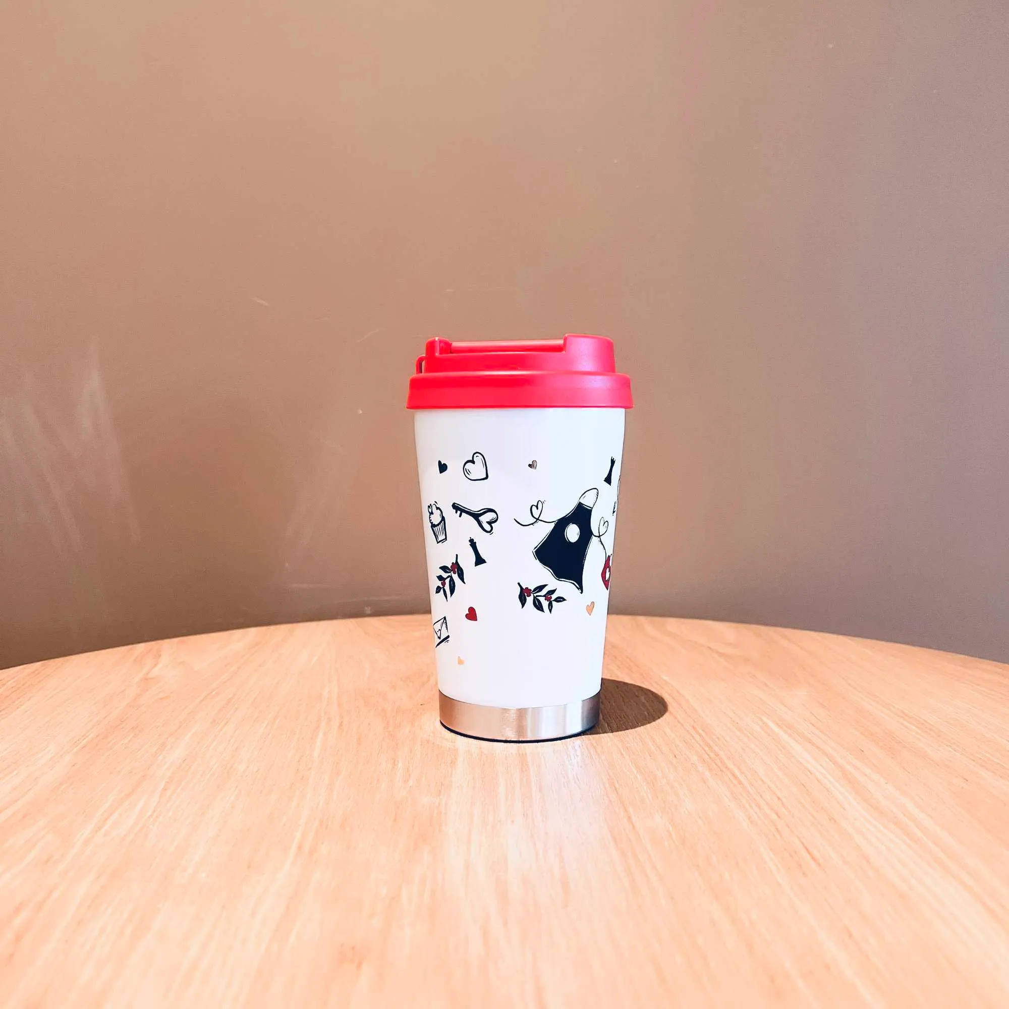 Starbucks Valentine's Day Prezent 2022 Uwielbiam spotkać rywal Król i Królowa Rainbow Szachownica Szklana Mark Izolowany Puchar
