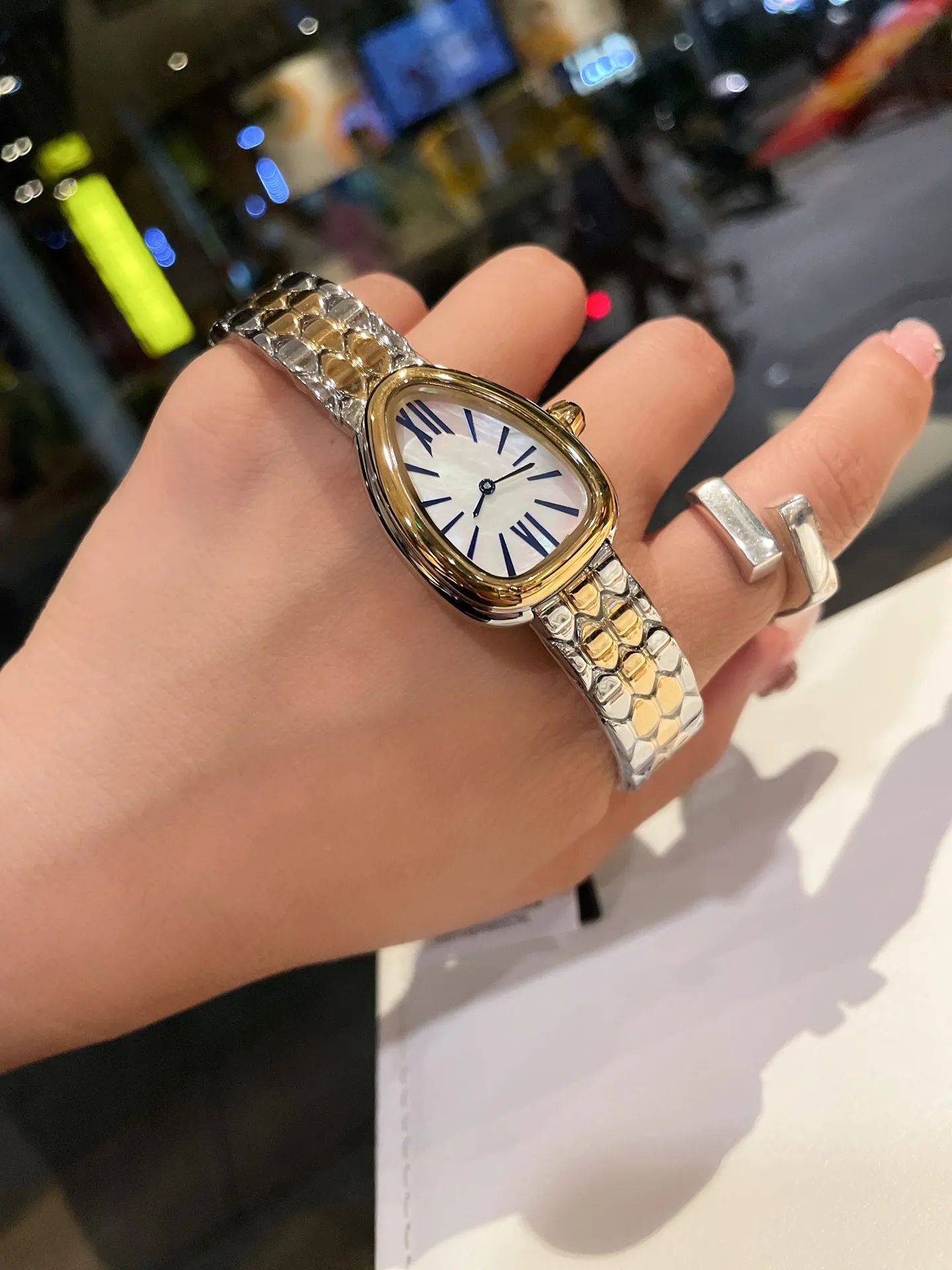 Классические дизайнерские часы со змеей, женские часы со змеей, украшение из нержавеющей стали, золотой и серебряный треугольный корпус, водонепроницаемые часы Gift215U