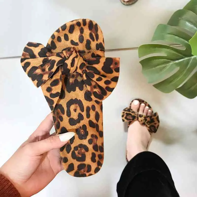 Leopard tofflor europeiska och amerikanska stora båge sandaler kork platt botten flip flops