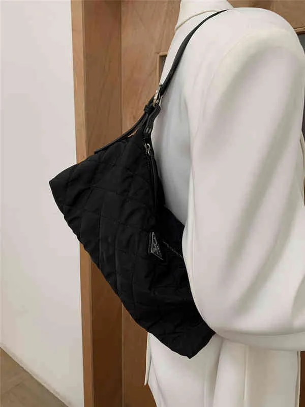 Koltuk altı çantası işlemeli iplik çapraz çapraz hamur yüksek anlamda küçük siyah çantalar %70 indirim