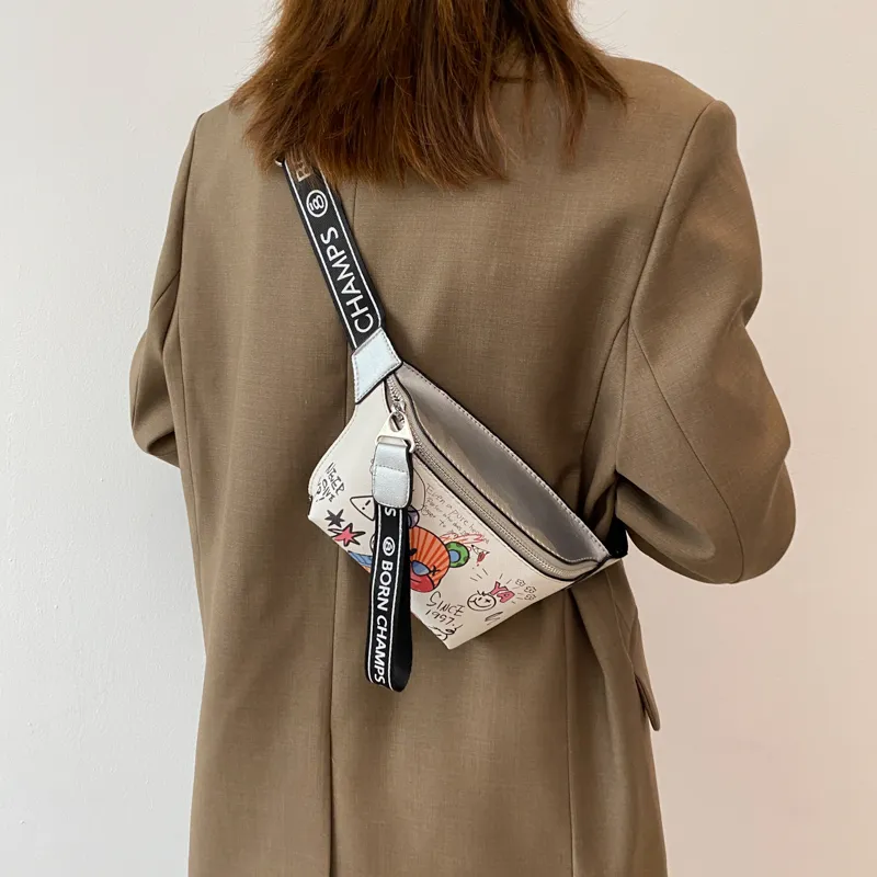 Dorywczo saszetki na pas dla kobiet słodki wzór misia skórzana torba na ramię na klatkę piersiową podróży kobiety piterek saszetki z paskiem kobiet Bolsos 220621