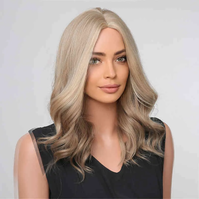 Perruque femme cheveux synthétiques ondulés couleur Marne cuir chevelu dégénéré gris moyen mêlé de jaune d'or jusqu'à