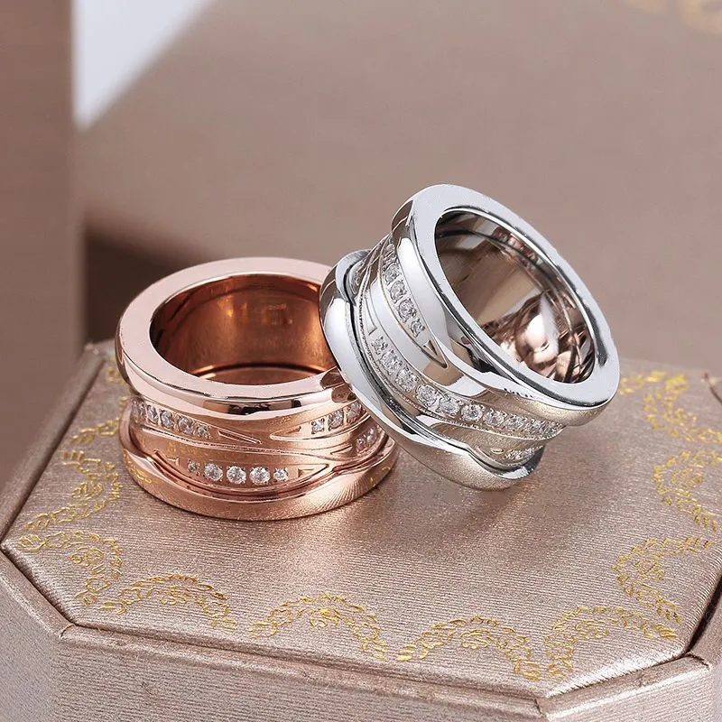 Anel de diamante de alta qualidade, anel de casal da moda, aço inoxidável, presente de dia dos namorados para homens e mulheres2927