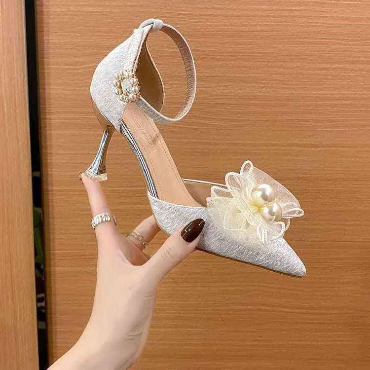 Dames sandalen 2022 Zoete puntige teen mesh bowknot parel decoratie doek buckle holle zomer stiletto hoge hakken g220527