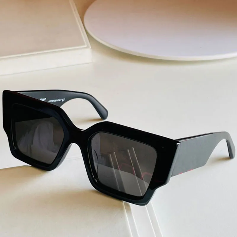 Erkek veya Kadın Tasarımcı Güneş Gözlüğü Oeri003 Moda Trend Klasik Square All Maç Tatil Gözlükleri Geniş Tapınaklar Siyah Güneş Gözlüğü To