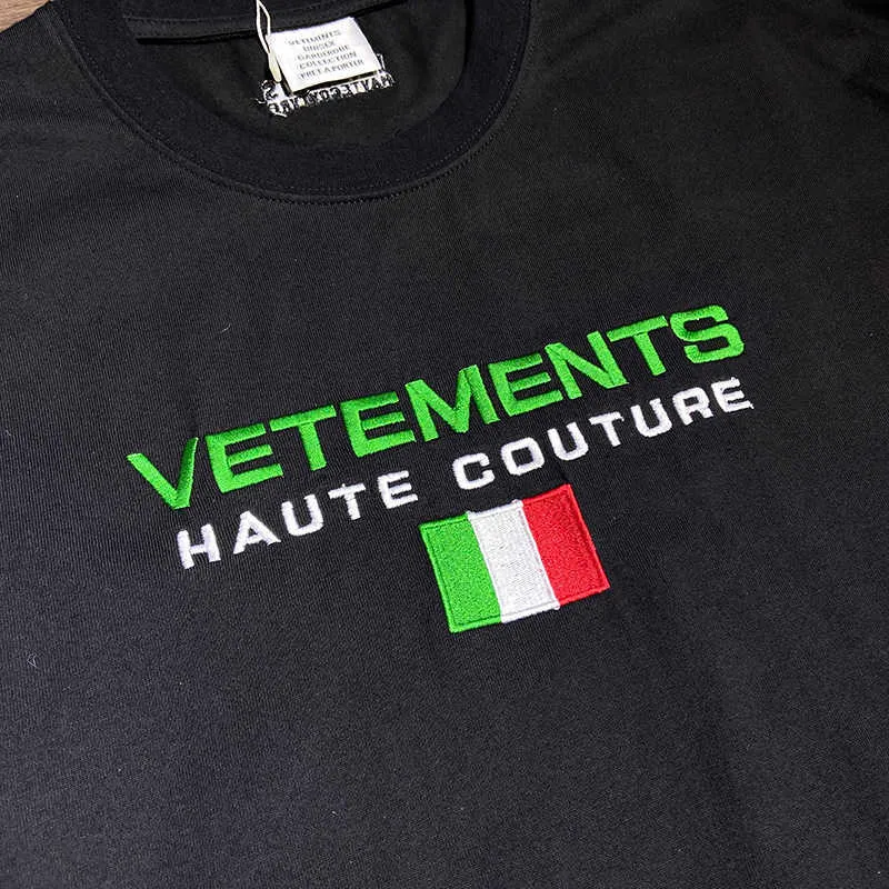 2022 été nouveaux Vetements drapeau lettre broderie homme femmes col rond décontracté Simple coton surdimensionné noir blanc VTM T-shirt