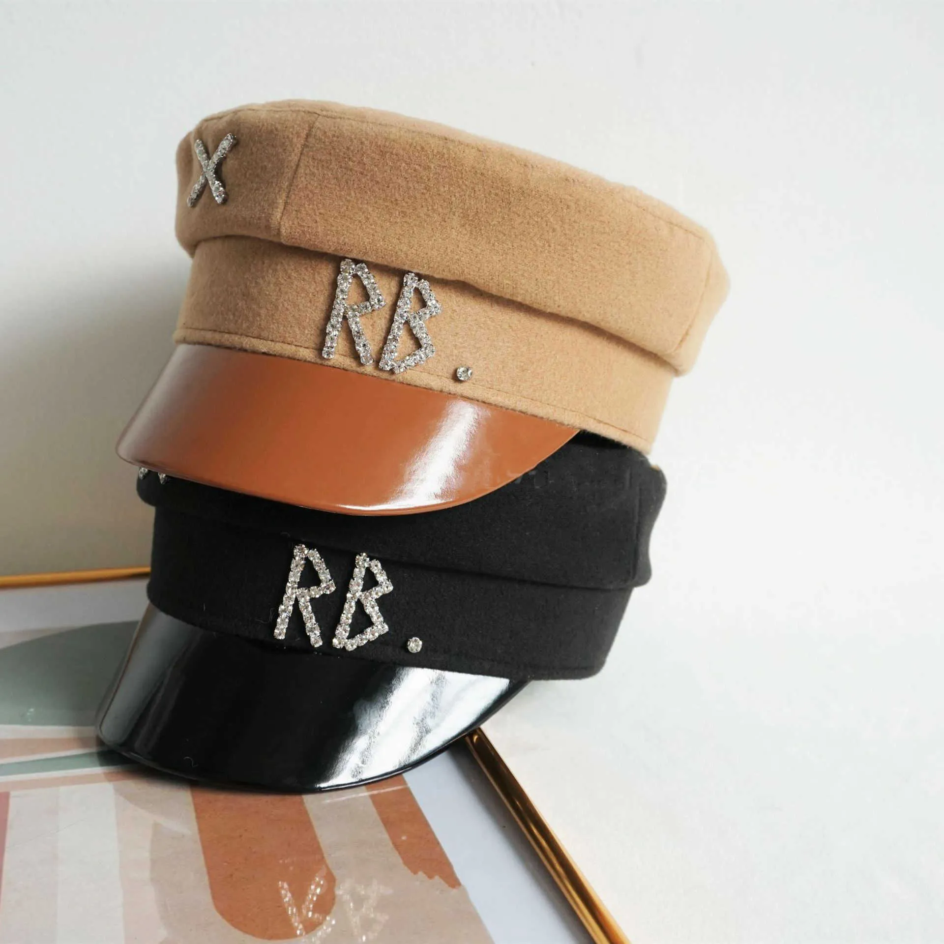 Nowe damskie czapki gazeciarza kryształowy kapelusz moda Tweed Beret kaszkiet granatowy kapelusz brytyjska jesień i zima Retro gazeciarz czapki BL0068