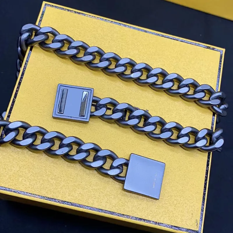 Hommes Noir Argent Bracelet Colliers Bijoux Ensemble Designer Chaîne Lettre F Bracelets Pour Femmes Couple Menton Collier De Luxe De Mode N214F