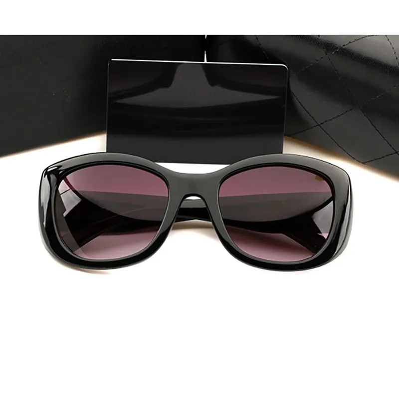 Summer Beach Mujeres Gafas de sol Letra C dorada en lentes Gafas de diseño Sombra de moda redonda Marcos de gafas de sol ojo de gato gafas marrón s187o