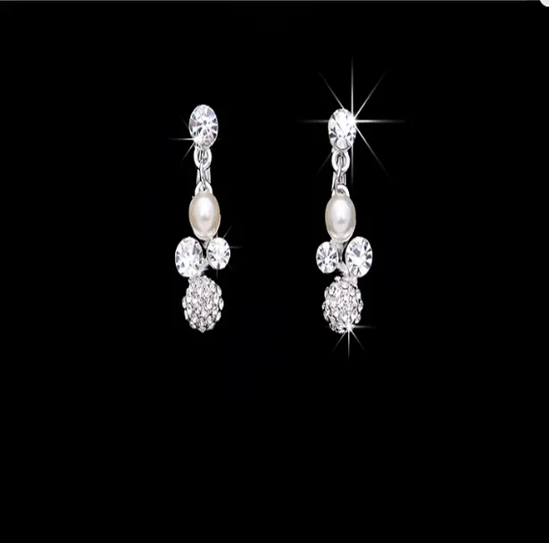 Nuovi accessori nuziali a tre pezzi di lusso caldi Accessori di capelli di diademi di perla di cristallo NUOVI insieme di monili di cerimonia nuziale di stile
