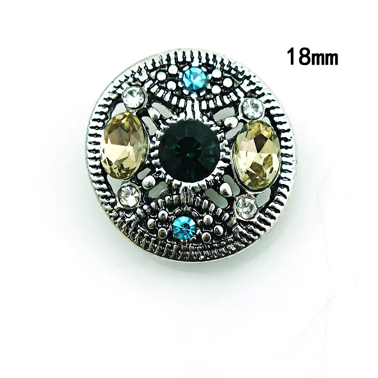 Yüksek Miktar 18mm Yapış Düğmeler Moda 3 Renk Deldi Kristal Metal Zencefil Klipsler DIY Noosa Takı Aksesuarları