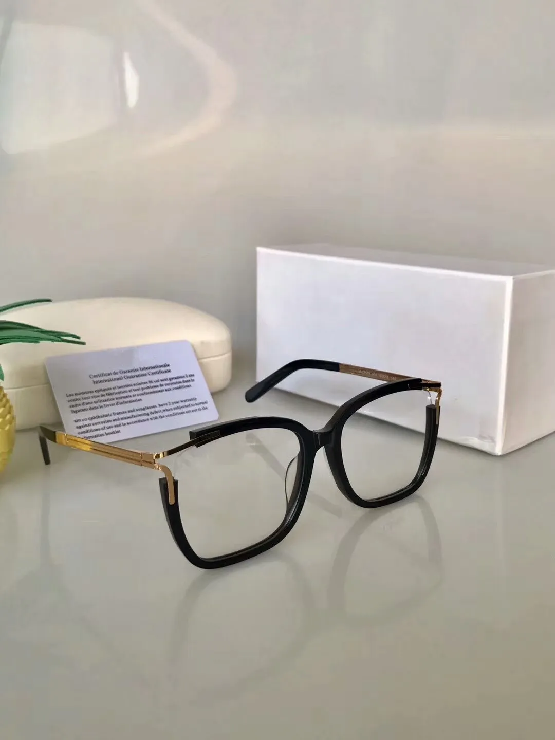 新しい眼鏡フレーム女性男性眼鏡フレーム眼鏡フレームクリアレンズメガネフレームOculos with Case 2689232p
