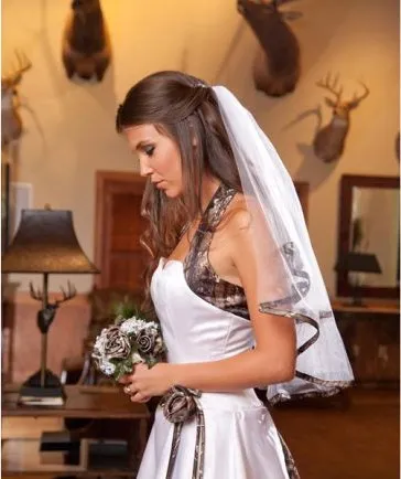 Elegante Camo Korte Bruidssluiers Ellebooglengte Camo Lint Rand Bruiloft Sluiers Haarstukken Voor Bruiden Custom Made2892