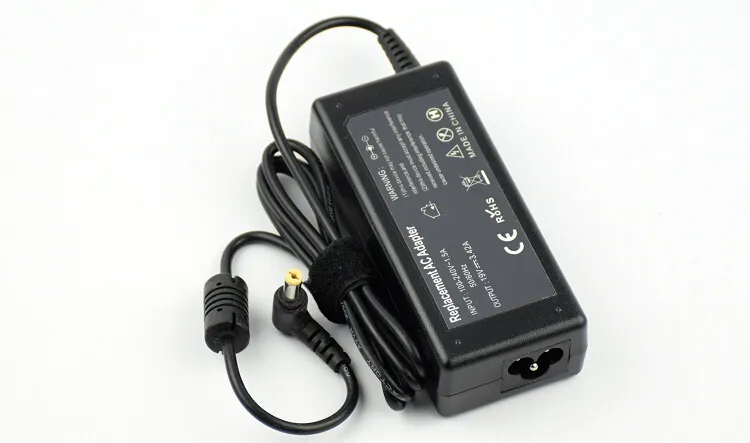 Usine de haute qualité Ordinateur portable Chargeur pour ACER 19V 3.42A 5.5 * 1.7 65W flambant neuf