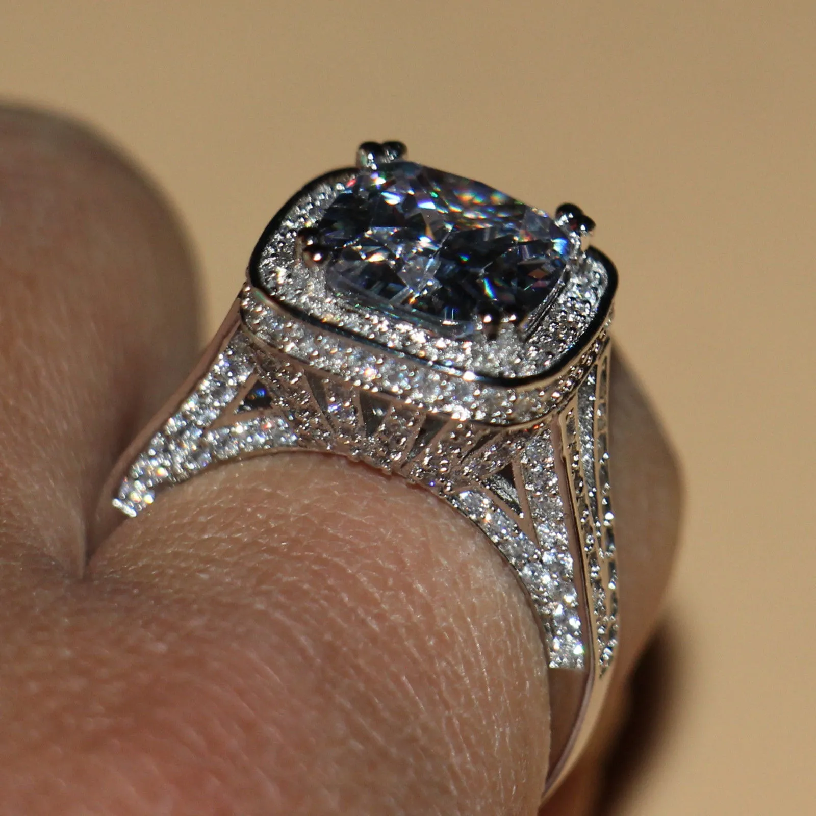 Rozmiar 5-11 Luksusowa biżuteria 8ct Big Stone White Sapphire 14KT białe złoto wypełnione gf Symulowany diamentowy zespół zaręczynowy Pierścień Lov267H