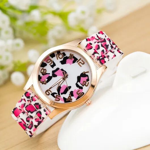 Watch zegarek kwarcowy w całym nowym kwarcu Rose Flower Drukuj silikonowe zegarki Kwiatowe galaretki zegarki dla kobiet mężczyzn Dziewczyny Pink Who241c