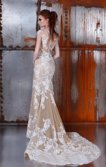 Gothic 2016 Tulle Champagne White Lace Applique A Line Wedding Dresses With Detachable Skirt 2 In 1 Illusion Back Bridal Gown EN12911