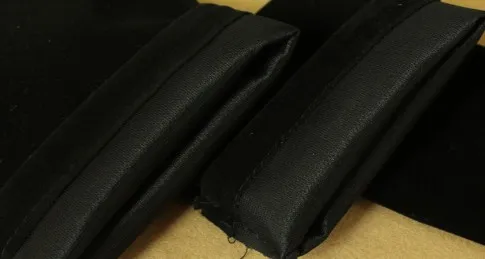 ジュエリーの2つのサイズ用の黒いドローストリングベルベットポーチバッグを販売する3122