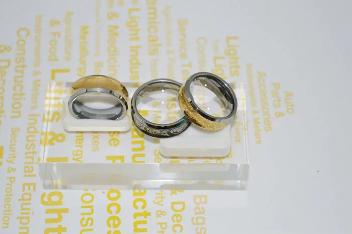 Anneaux de tungstène de couple plaqué or 18 K Haute anneaux de bijoux de mode de style celtique concave polonais
